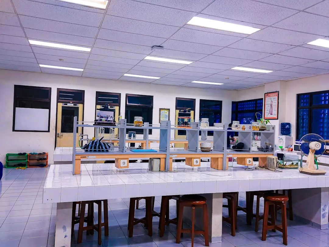 定制化软件研发与标准化产品对比：沈阳科技企业数字化平台建设选型参考